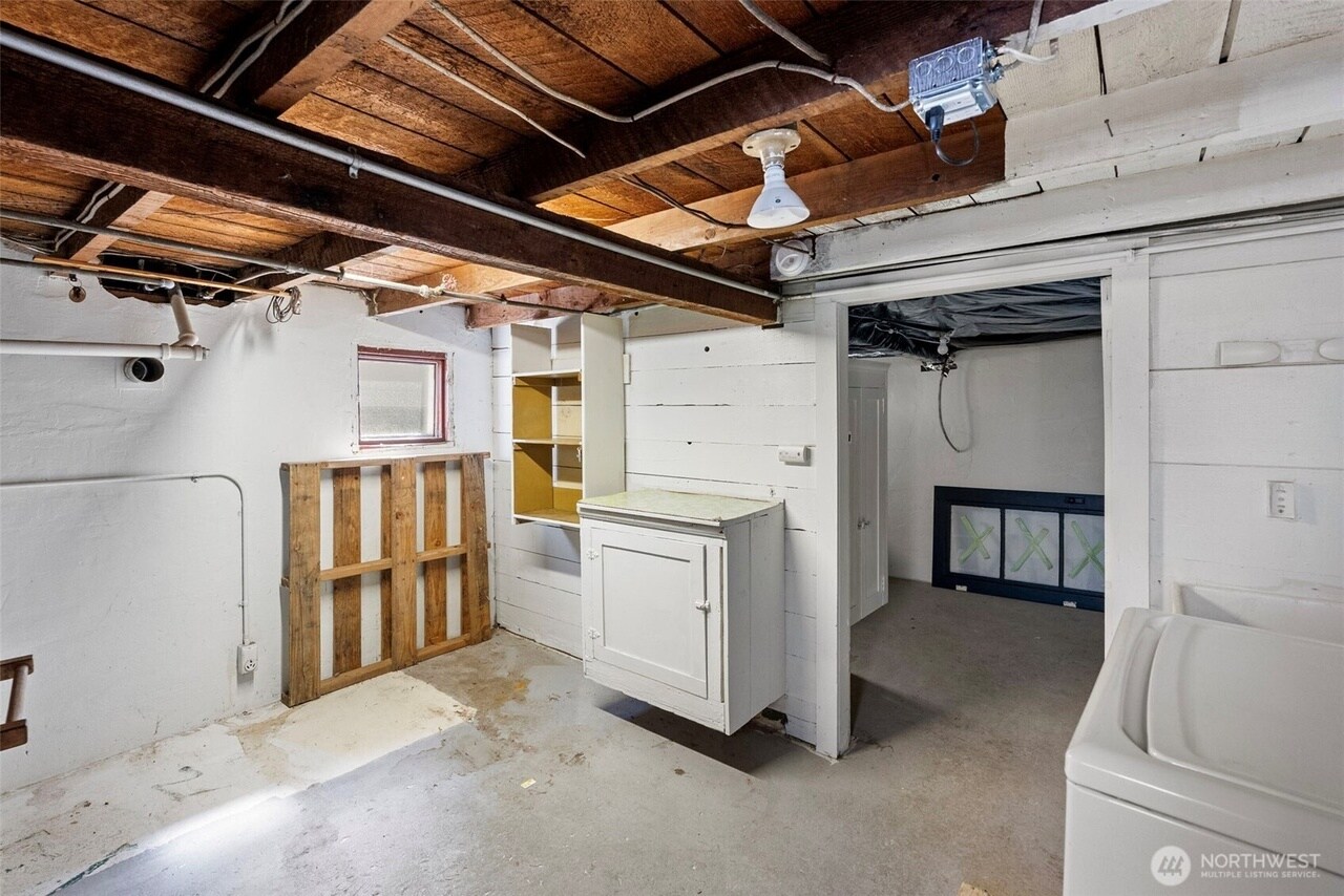 Building Photo - 816 8th St