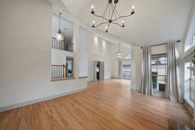 Building Photo - 31 Silver Canyon Pl
