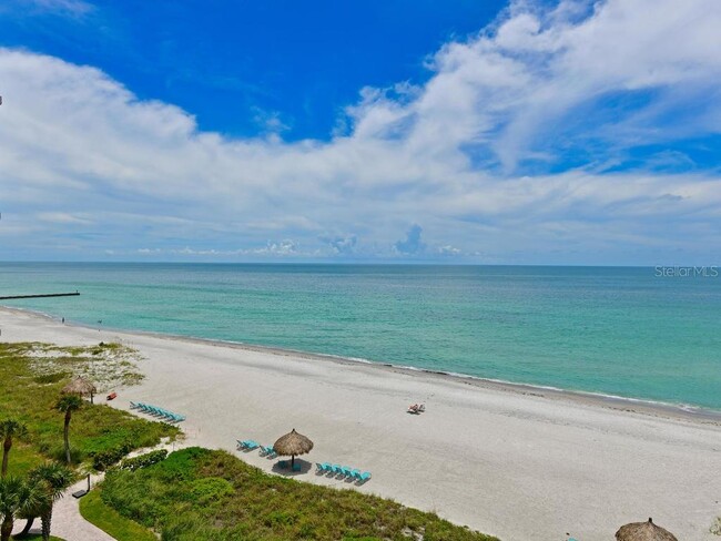 Building Photo - 2425 Gulf of Mexico Dr