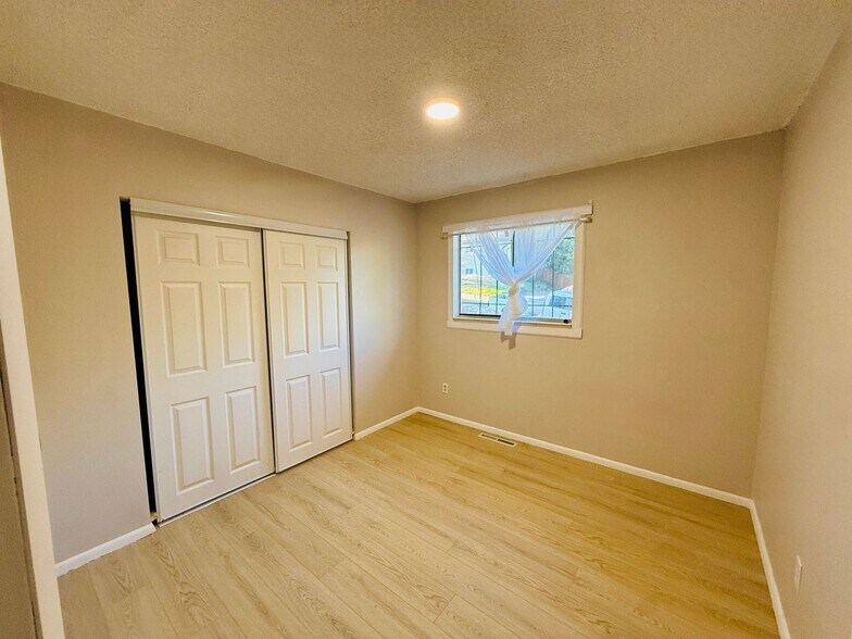Building Photo - 2509 Royalty Ct