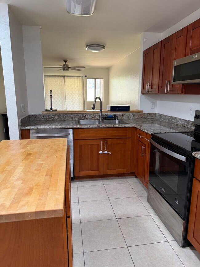 Building Photo - Ground floor 2 bedroom apartment in Wailuku