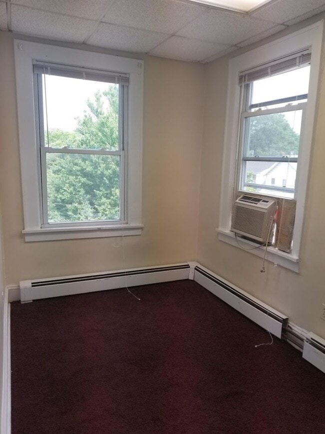 Building Photo - 67Jones