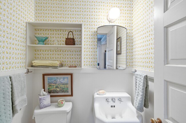 Building Photo - 303 Westwood Ave