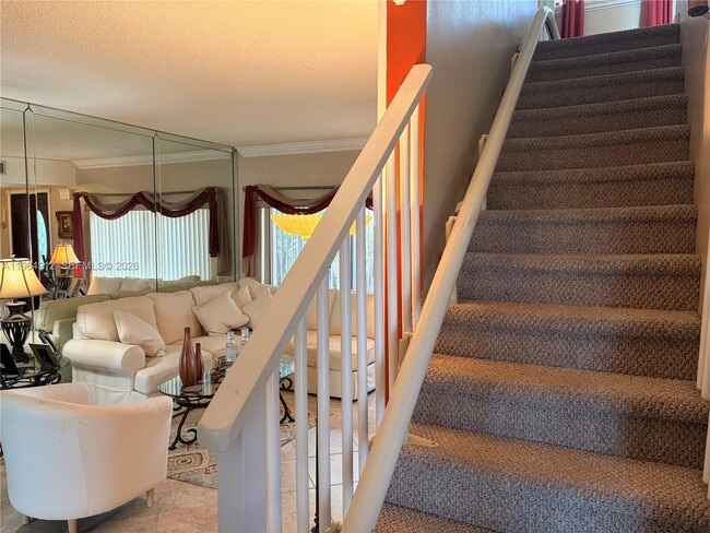 Building Photo - 0 000