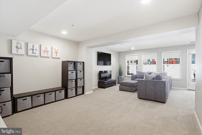 Building Photo - 7061 Holly Springs Ln