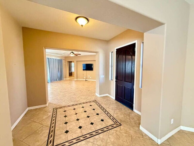 Building Photo - 6250 S Rochester Dr