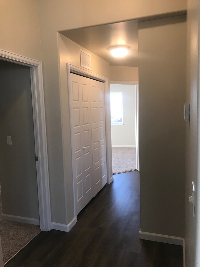 Hallway with laundry area with W/D hookups - 2851 Belford Ave