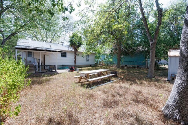 Building Photo - 5504 Joe Sayers Ave
