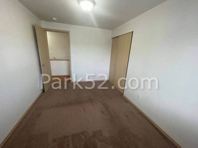 Building Photo - 4 Bedroom 2.5 Bathroom Single Family Home in Tacoma!