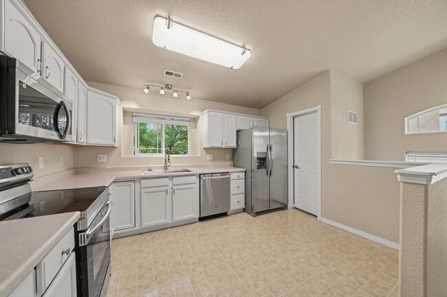 Building Photo - 1431 Madison Ridge Heights