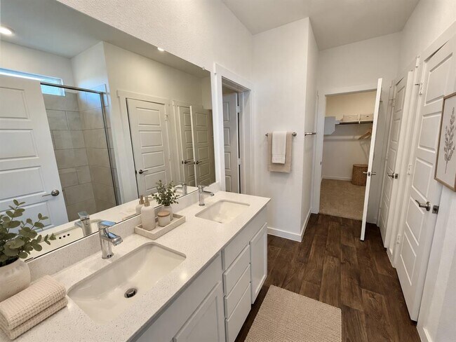 Building Photo - 3025 Egan Dr