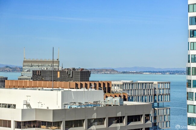 Building Photo - 201 Folsom St