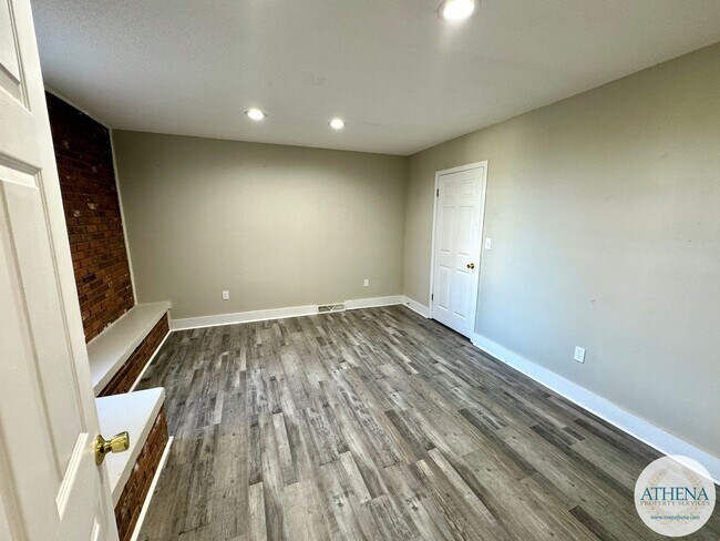 Building Photo - 225 N Sprigg St