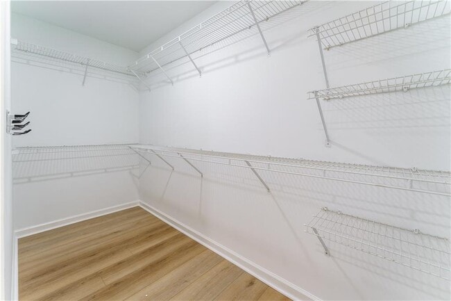 Building Photo - 3272 Pomarine Ln NW