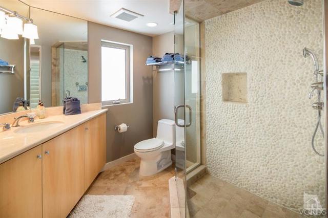 Building Photo - 3302 Ocean Dr