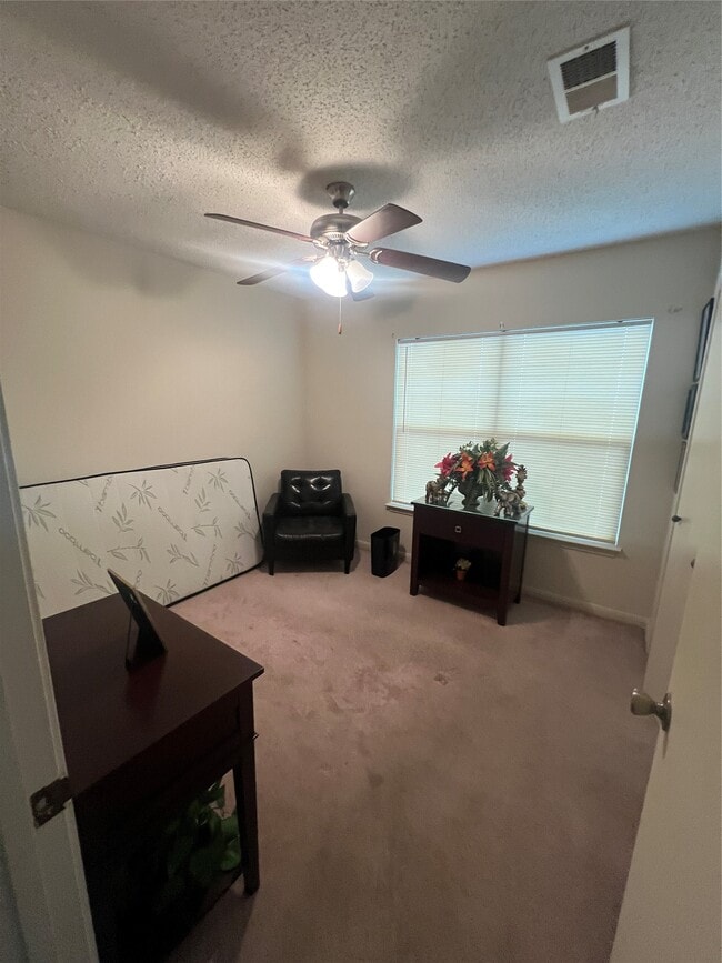 Building Photo - 4710 Salina St