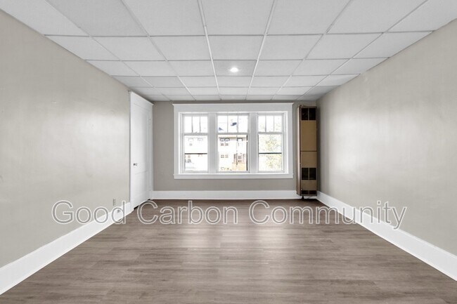 Building Photo - 1247 Hertel Ave