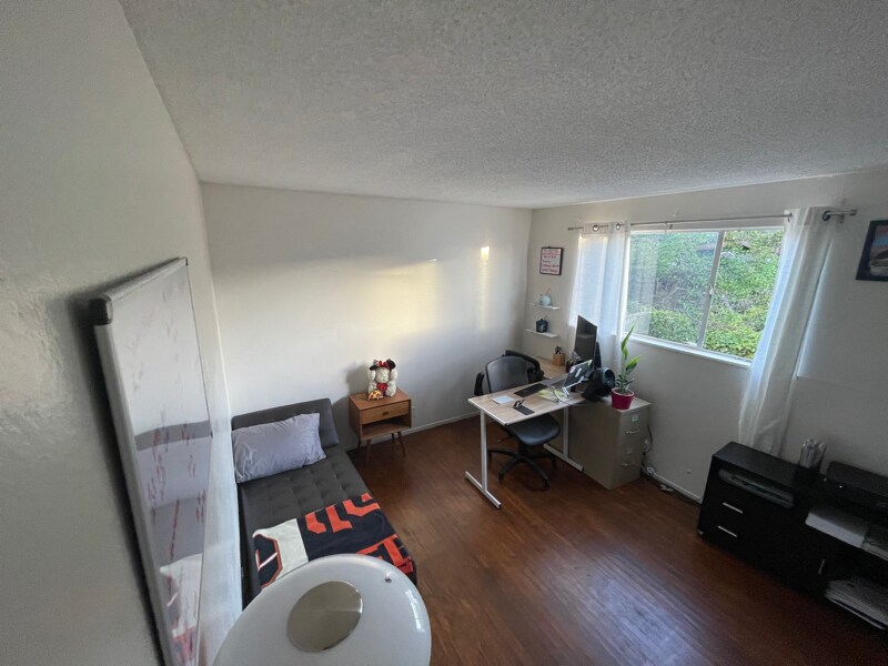 Building Photo - 204 Catalina Ave