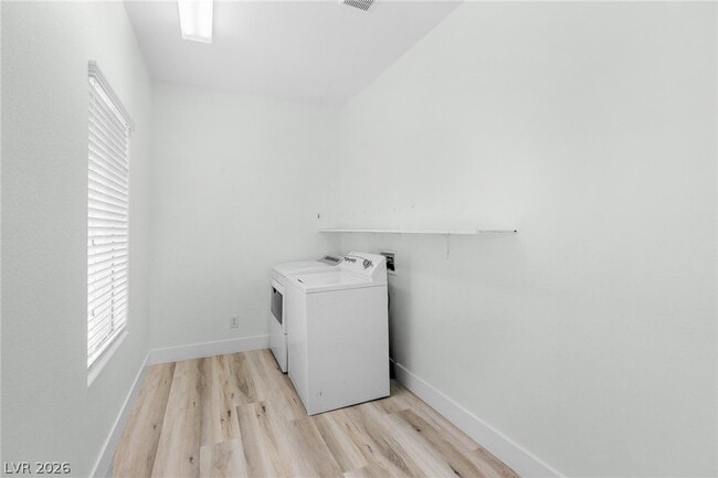 Building Photo - 5568 Jelsma Ave