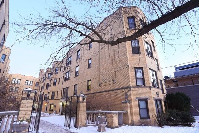 Building Photo - 3817.5 N Greenview Ave