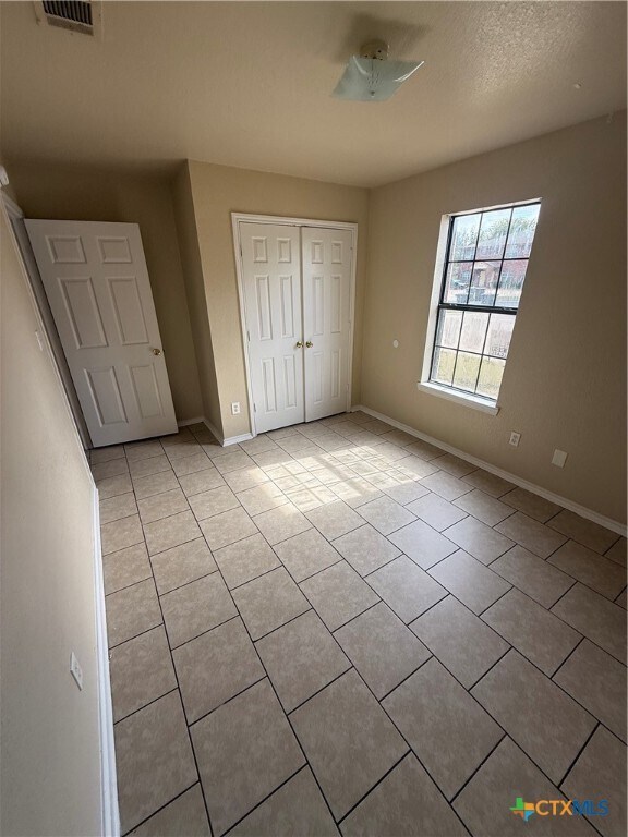 Building Photo - 203 W Mary Jane Dr