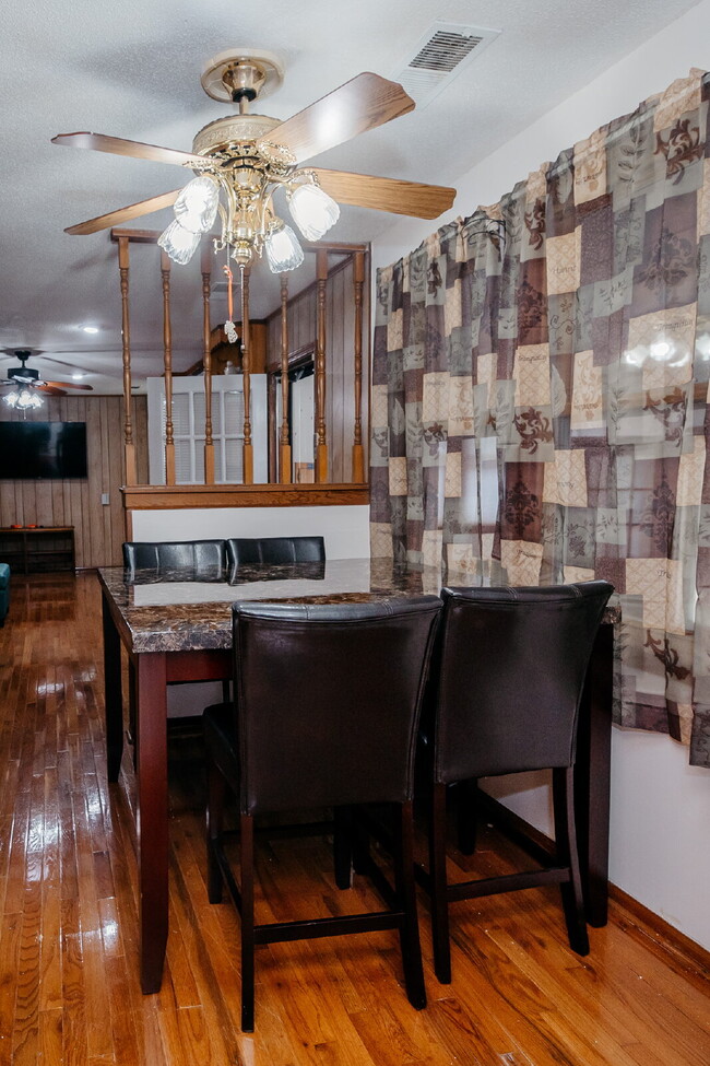 Building Photo - Fully Furnished Charleston Rental Near Folly Beach – Utilities Included | $3,600/Month
