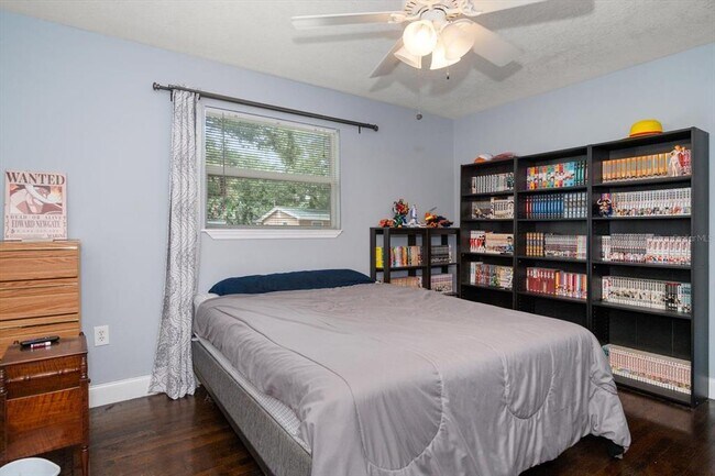 Building Photo - 908 S Palm Dr SW
