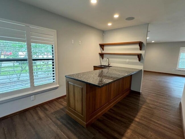 Building Photo - 5033 Vivienda Way