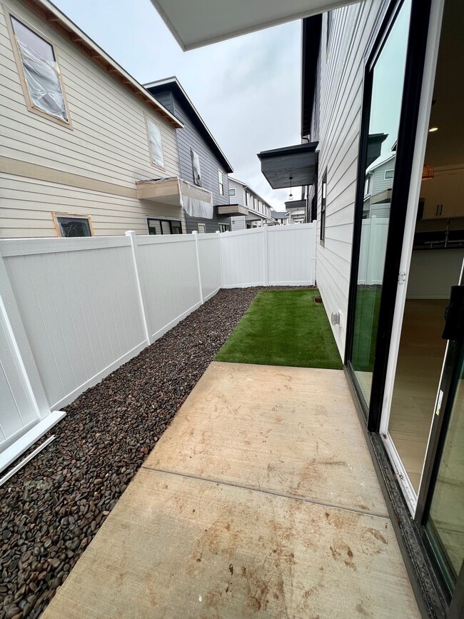Building Photo - 317 Talons Dr
