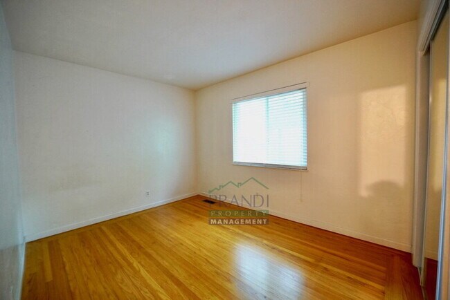 Building Photo - 2309 Fifth Ave