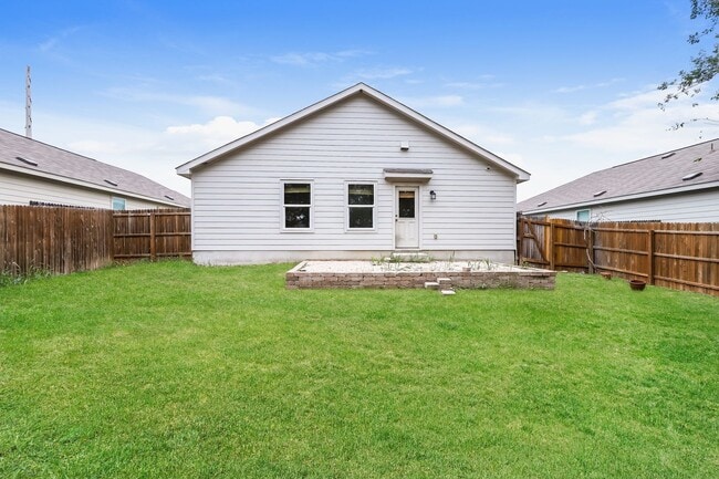 Building Photo - 3 bedroom located off Medina Base - About 5 miles from Lackland AFB