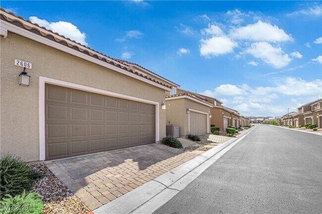 Building Photo - 2606 Ercolano St