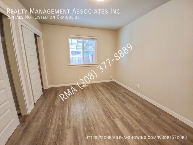 Building Photo - 4106 Tredwell Pl