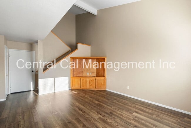 Building Photo - 8502 Laborough Dr