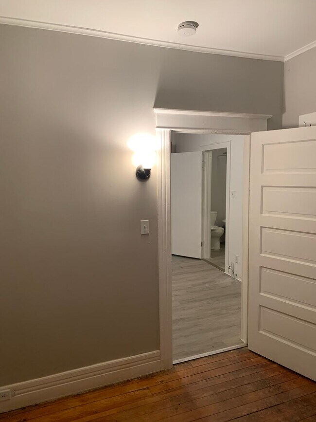 Building Photo - 39 N Pawling St