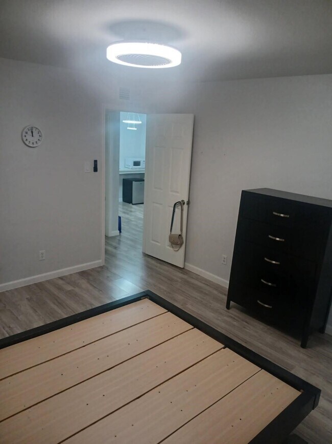 Building Photo - 12500 Sandpiper Dr