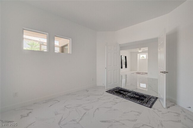 Building Photo - 1213 E Malibu Sands Ave