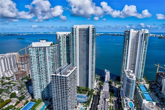 Building Photo - 480 NE 31st St