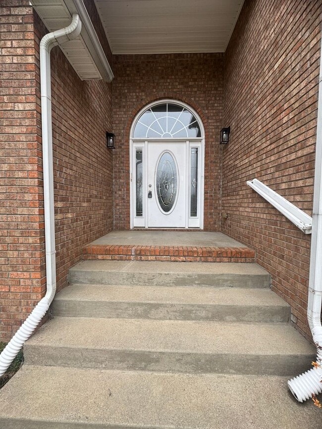 Building Photo - Gorgeous Single Family Home in Clarksville