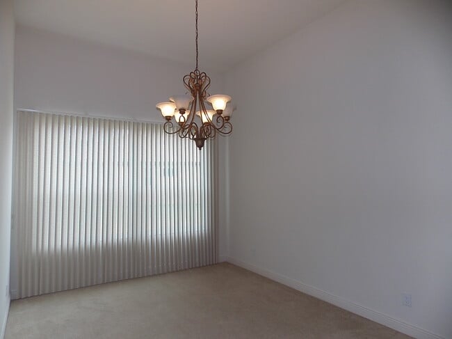 Building Photo - 1271 W Skyview Crossing Dr