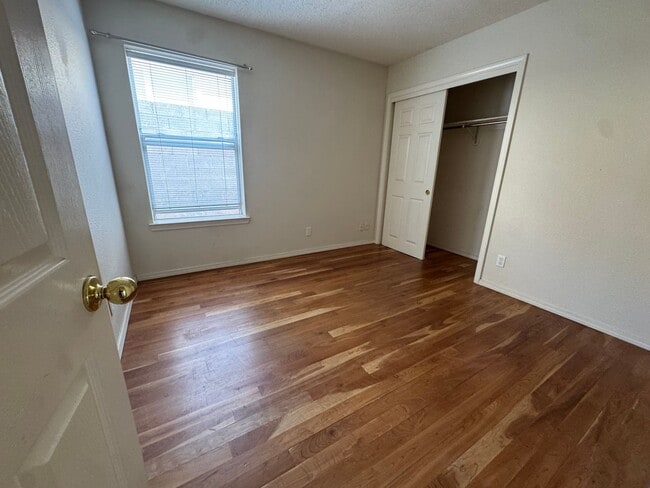 Building Photo - Foothills 2-Story in Vista Del Mundo!