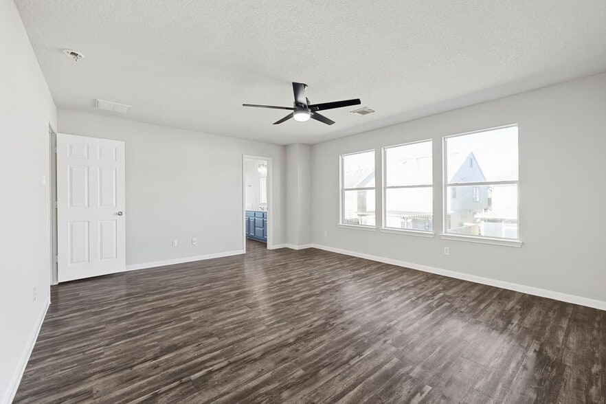 Building Photo - 26122 Parkman Grove Dr