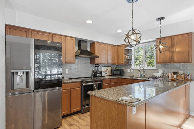 Building Photo - 12229 Circle Dr