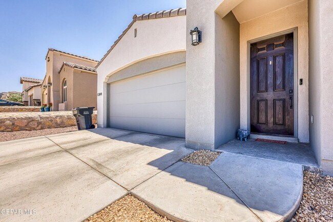 Building Photo - 12844 Haxby St