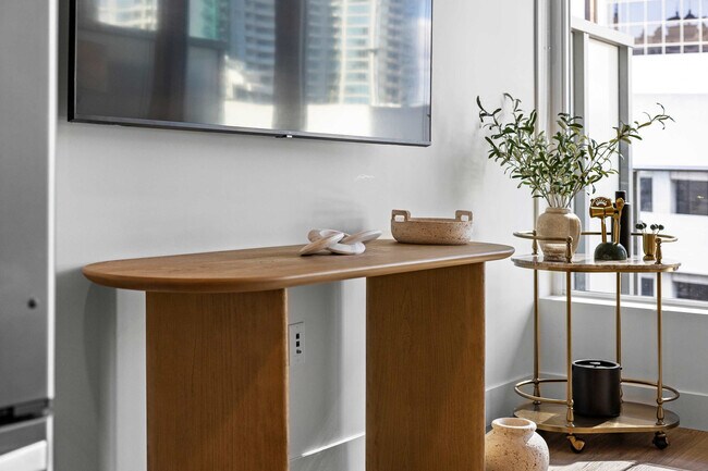 Building Photo - 1049 Seventh Avenue-SI FL7-ID1228264P