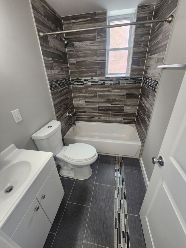 Building Photo - Beautiful Home in West baltimore