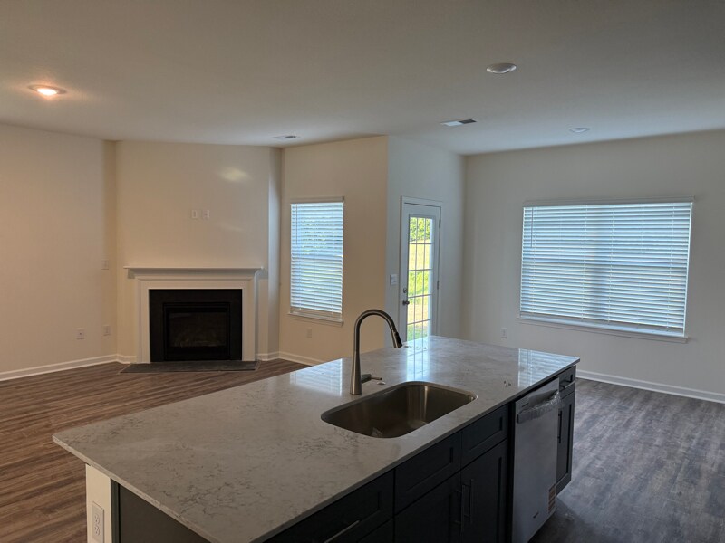 Building Photo - 180 Tanasqui Dr