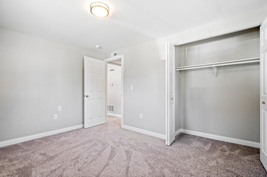 Building Photo - 135 Walnut St