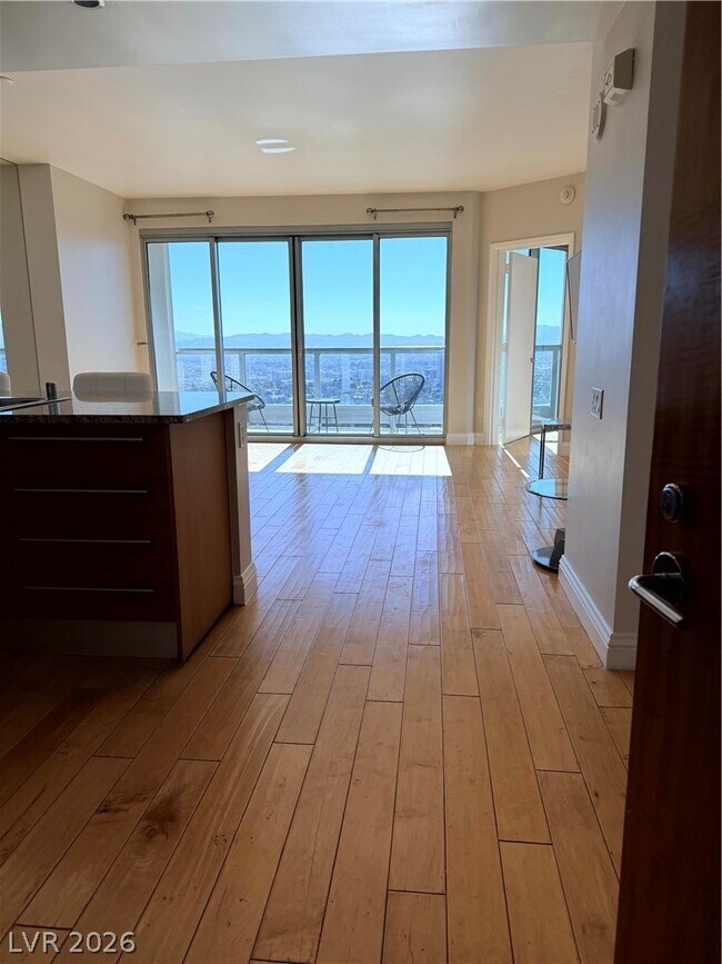 Building Photo - 322 Karen Ave