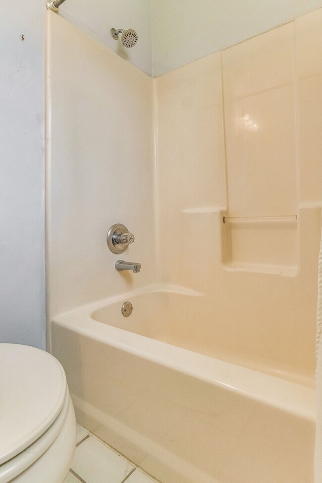 Building Photo - Welcome to your dream home! This stunning ...